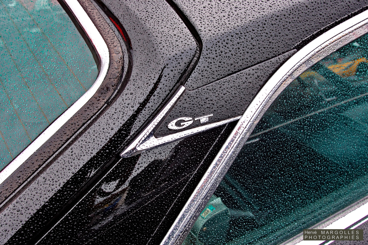 MG B GT V8-02_0.jpg